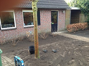 Voor- en achtertuin Hoekwoning