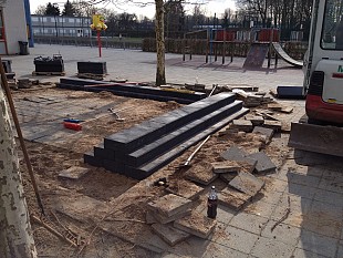 Bestrating schoolplein